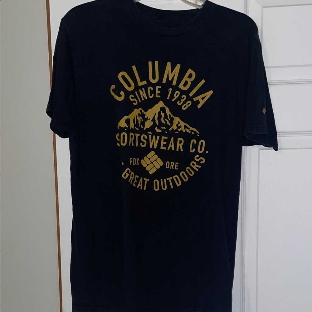 Columbia Men's Black Tee with Gold Graphic